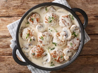 Plat de volaille aux champignons Szubryt