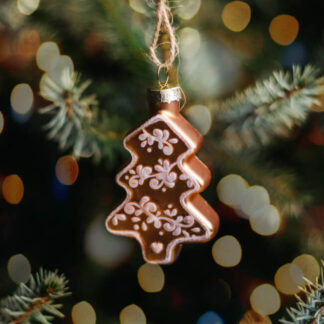 Boule rétro aspect pain d'épice en forme de sapin